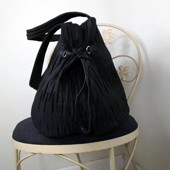 Victoria's Secret Elegant Black Satin Pleated Zip & Cinched Overnight Tote NWOT - Picture 4 of 15